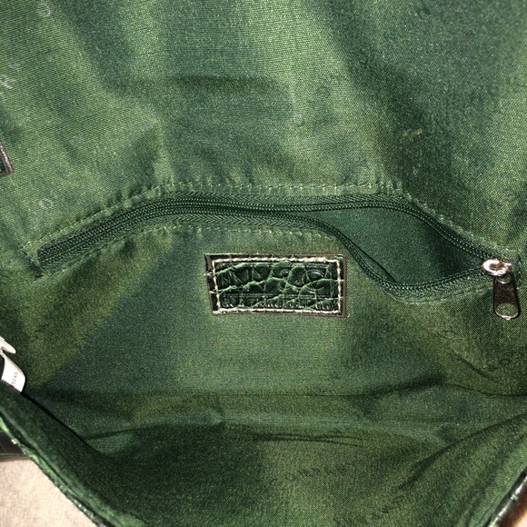NWOT Green NY&C Clutch - Picture 3 of 4